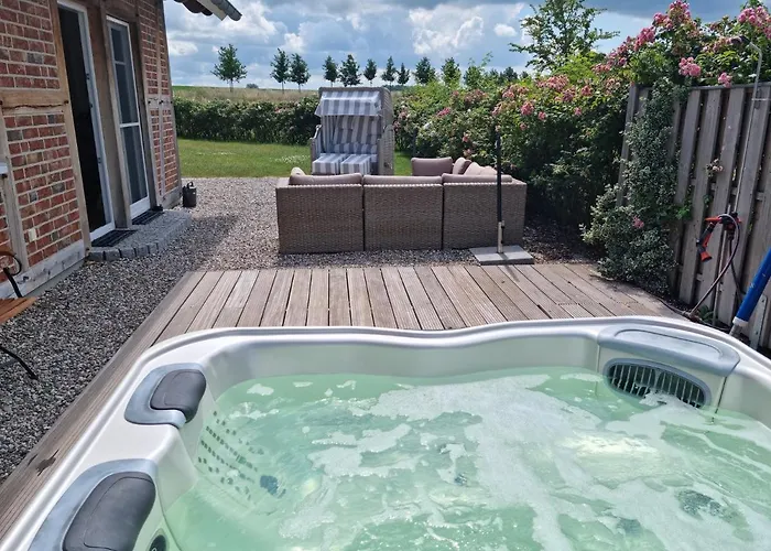 Feriehus Ostsee-wellnesslandhaus Mit Sauna, Jacuzzi, Innenwhirlpool Groß Schwansee